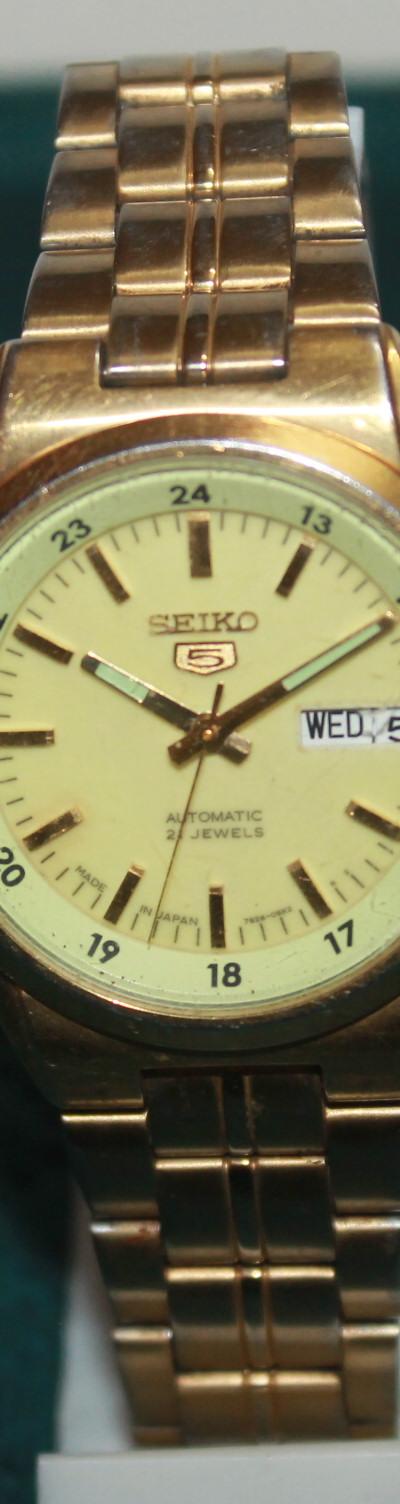 Vintage Seiko 5 Automatic Watch – Gold Tone Champagne Dial – 21 Jewels 7S26 Movement (Day/Date)