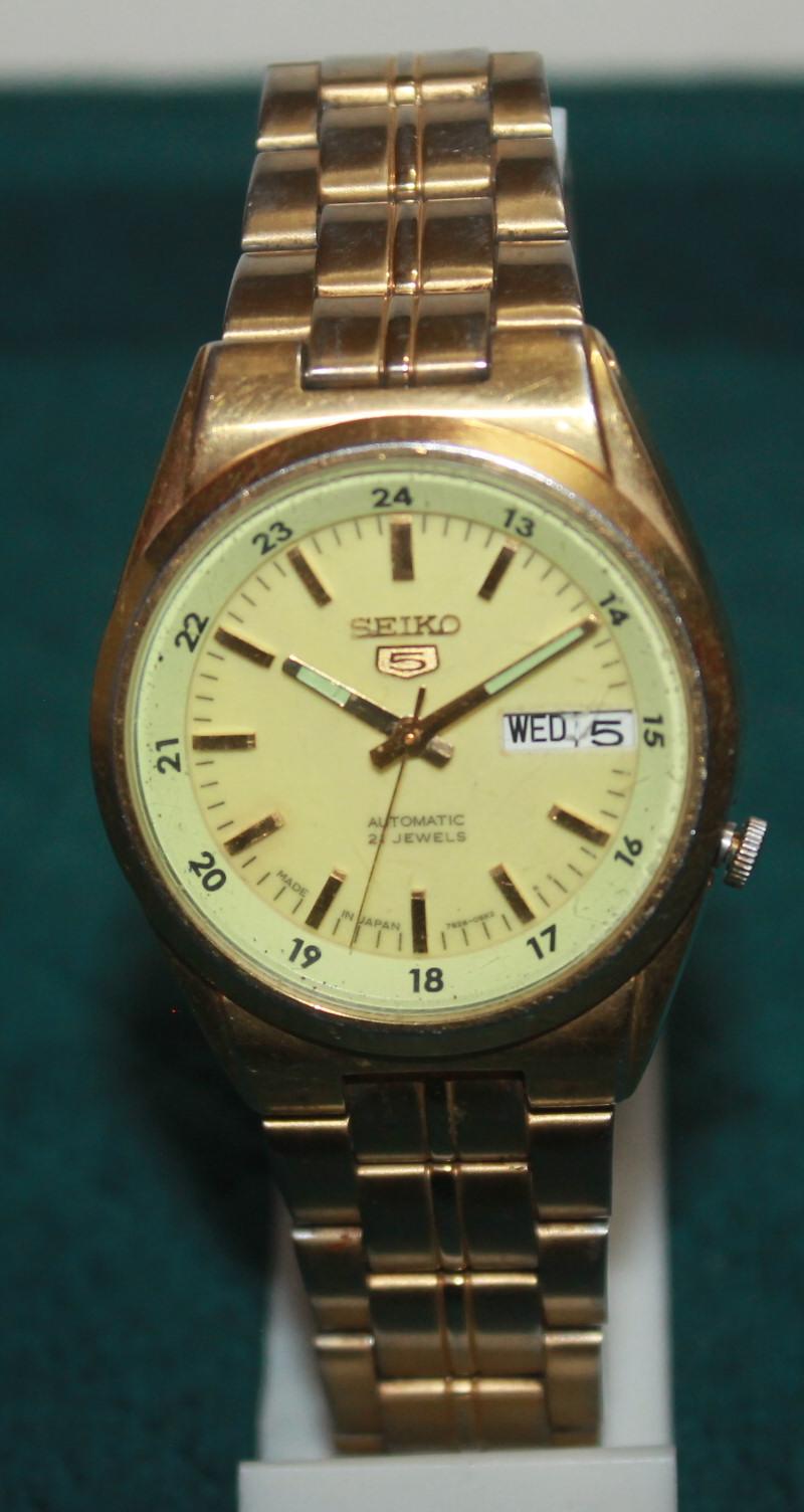 Vintage Seiko 5 Automatic Watch – Gold Tone Champagne Dial – 21 Jewels 7S26 Movement (Day/Date)