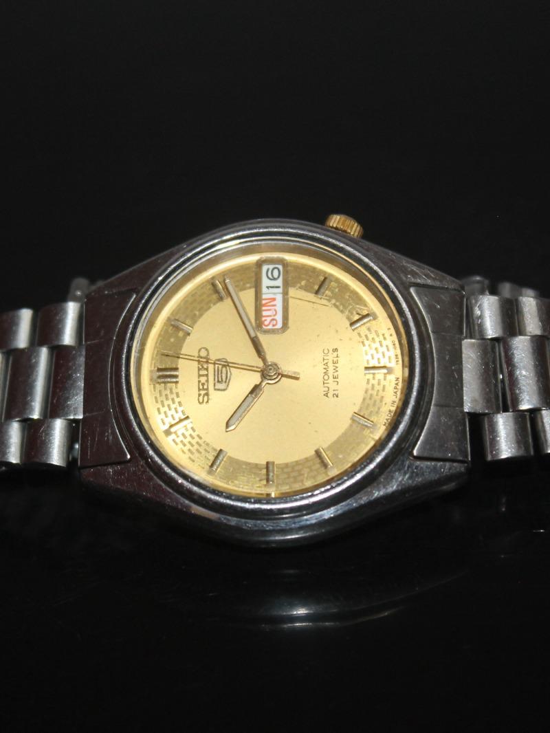 Seiko 5 Vintage Automatic 21 Jewels Gold Dial – Made in Japan