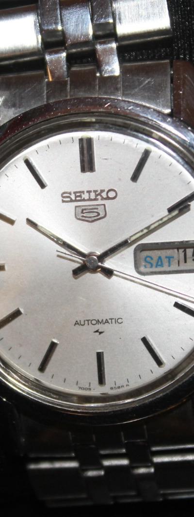 Seiko 5 Vintage Automatic Men’s Watch – Silver Dial Day Date | Stainless Steel Bracelet