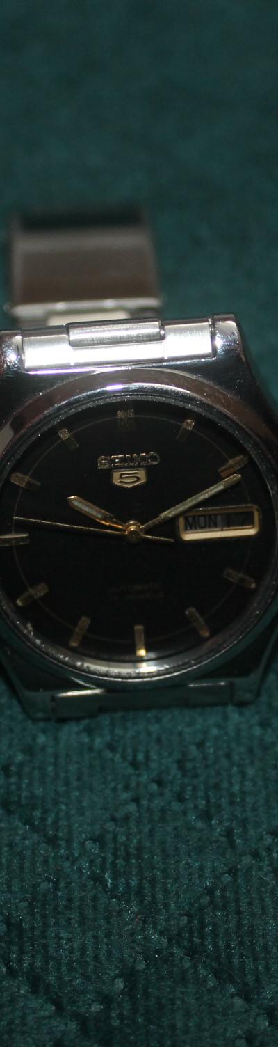 Vintage Seiko 5 Automatic Watch Black Dial Gold Accents 7009-3101 Stainless Steel